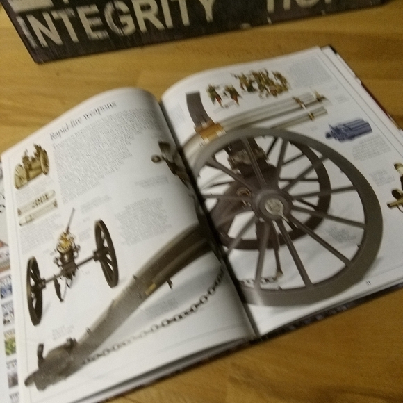 Battle Dorling Kindersley Eyewitness Book with Clip-Art CD Military War History - Picture 2 of 3